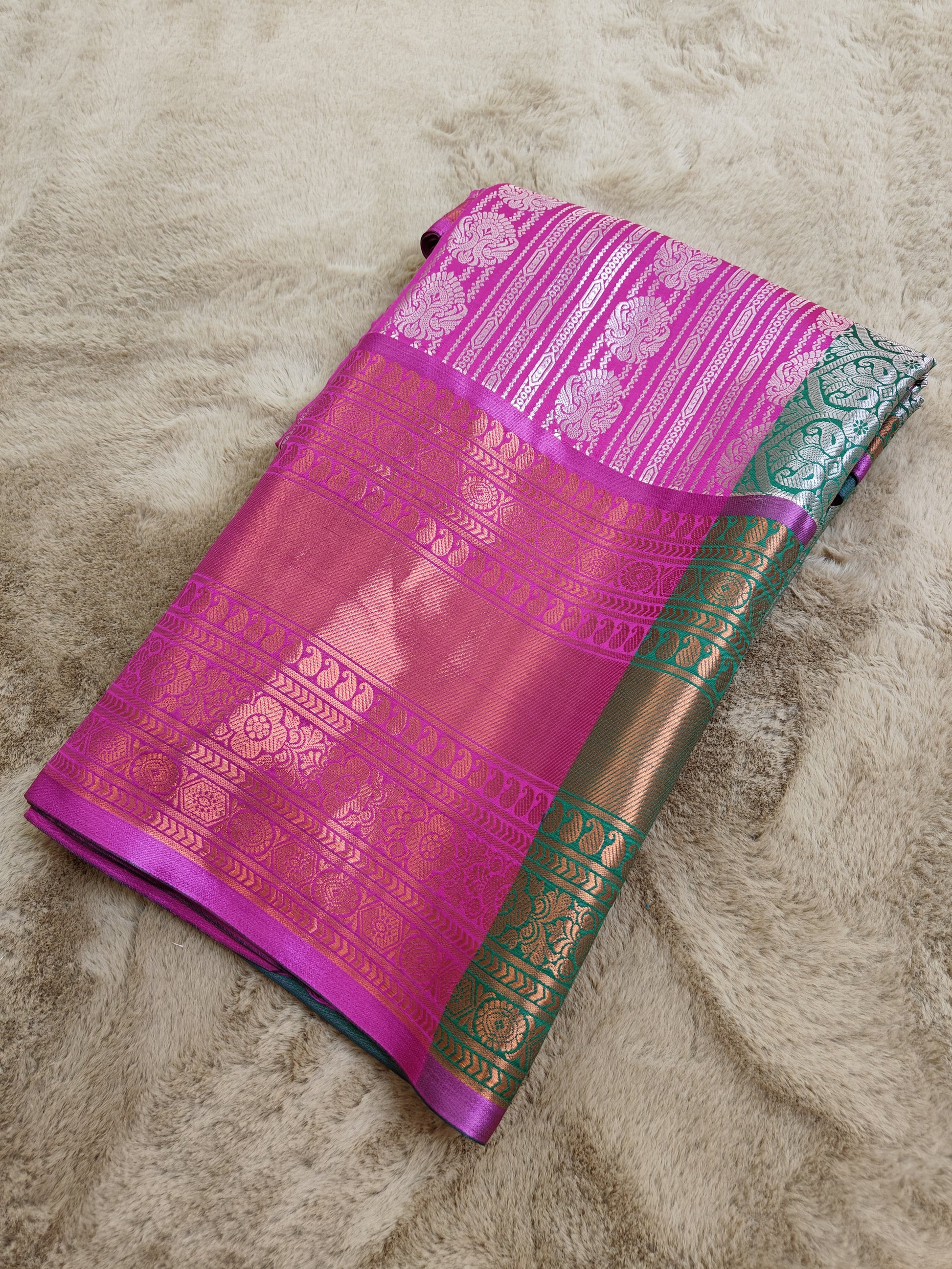 Kalanjali Ambose-Magenta Colour Chiniya Silk Banarasi Saree 1