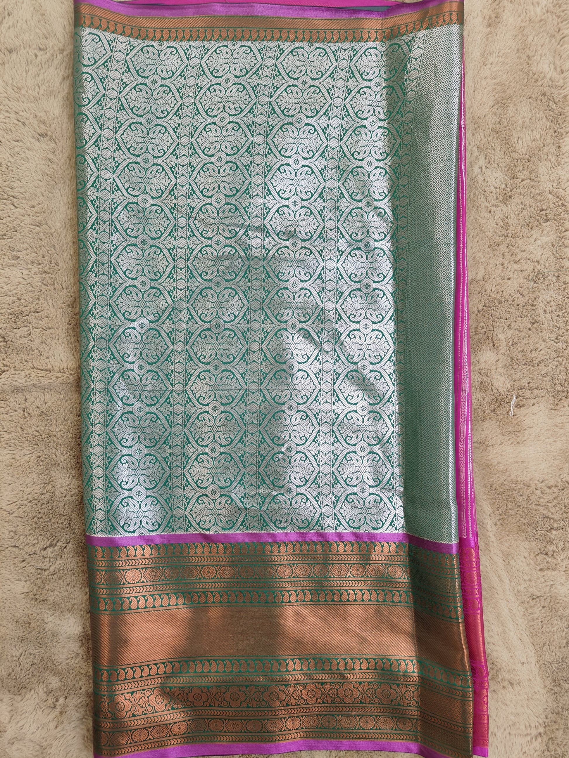 Kalanjali Ambose-Magenta Colour Chiniya Silk Banarasi Saree Pallu
