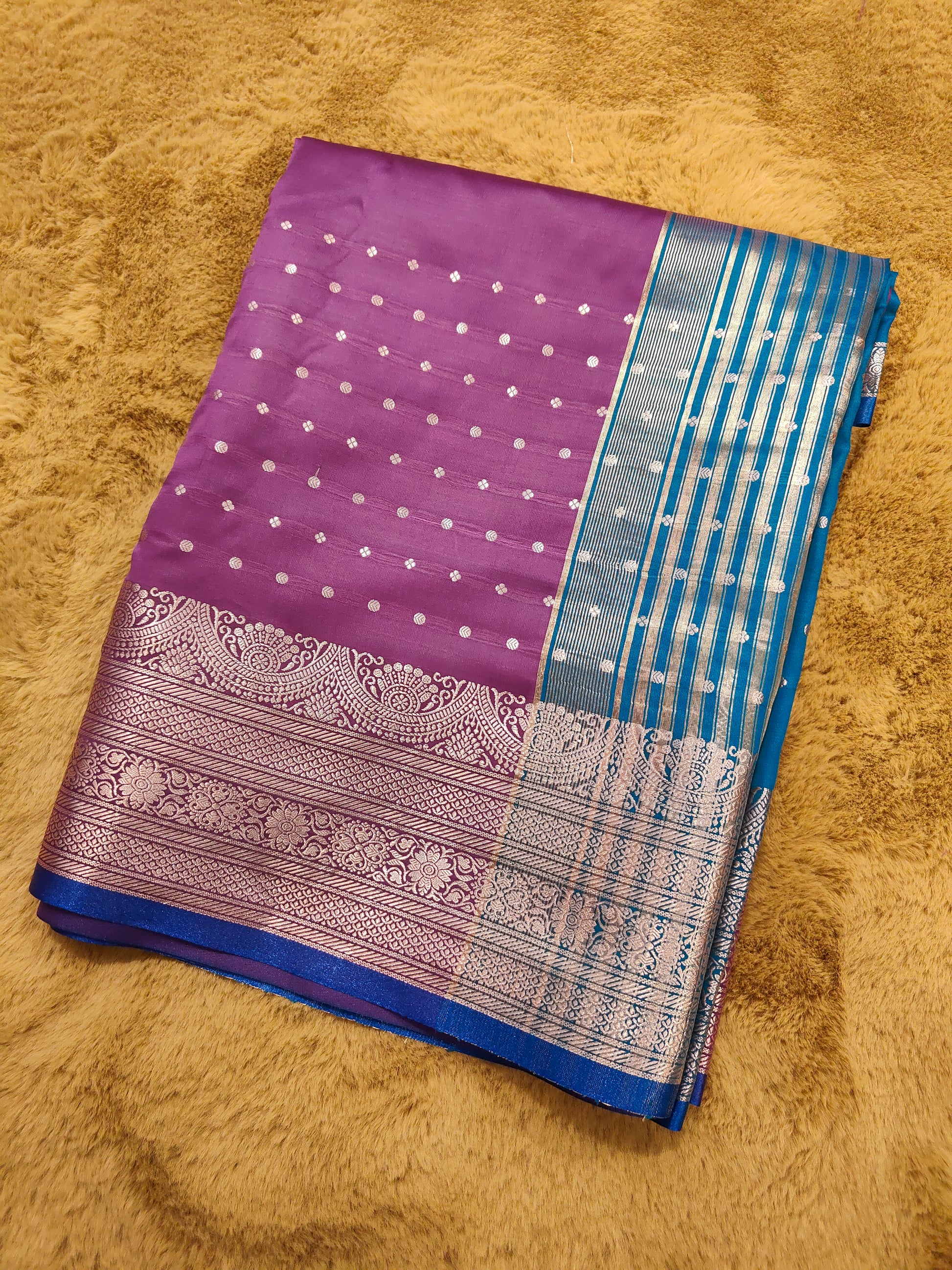 Naman Booti-Magenta Colour Soft Silk Banarasi Saree 1