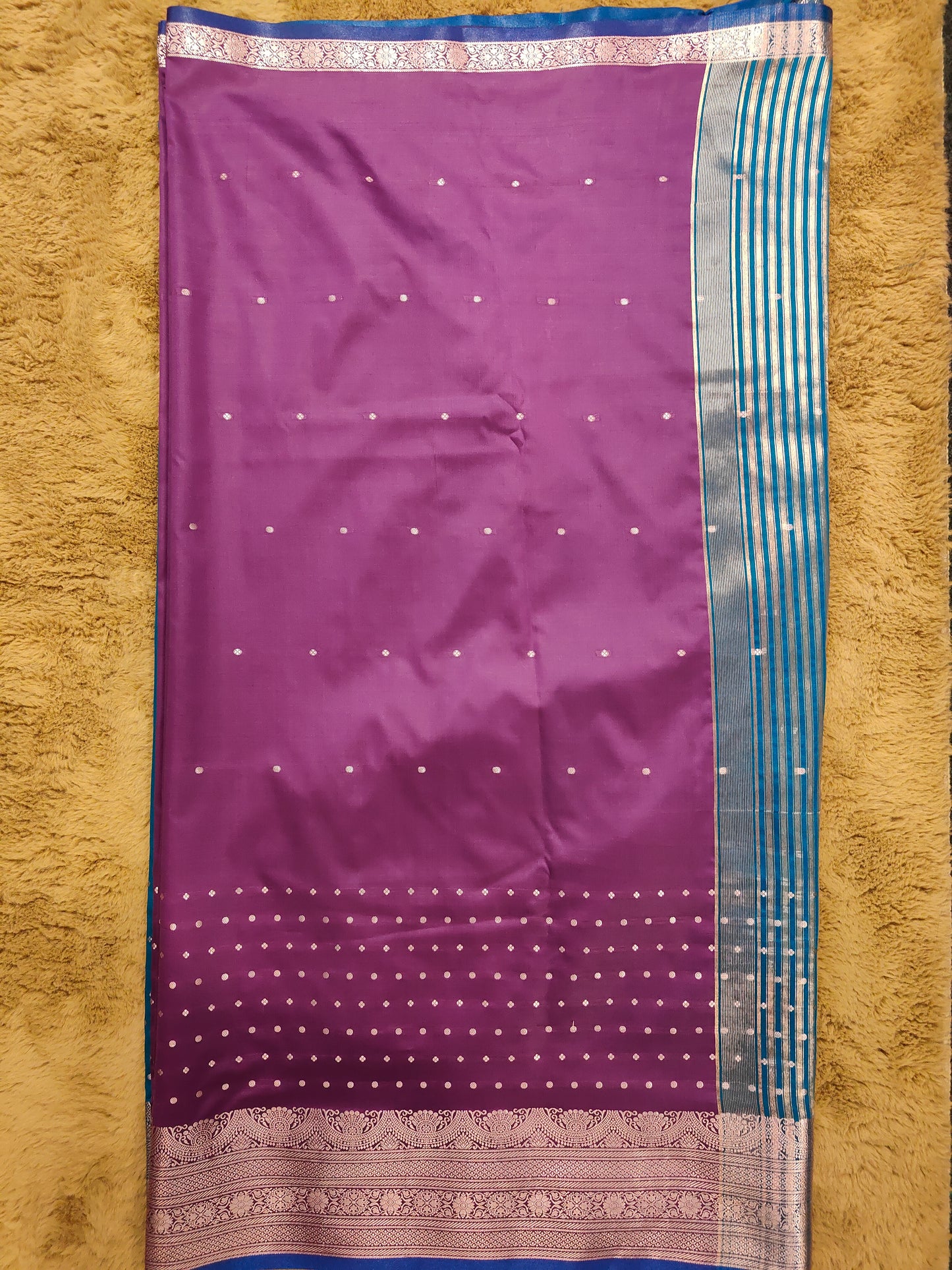 Naman Booti-Magenta Colour Soft Silk Banarasi Saree 2